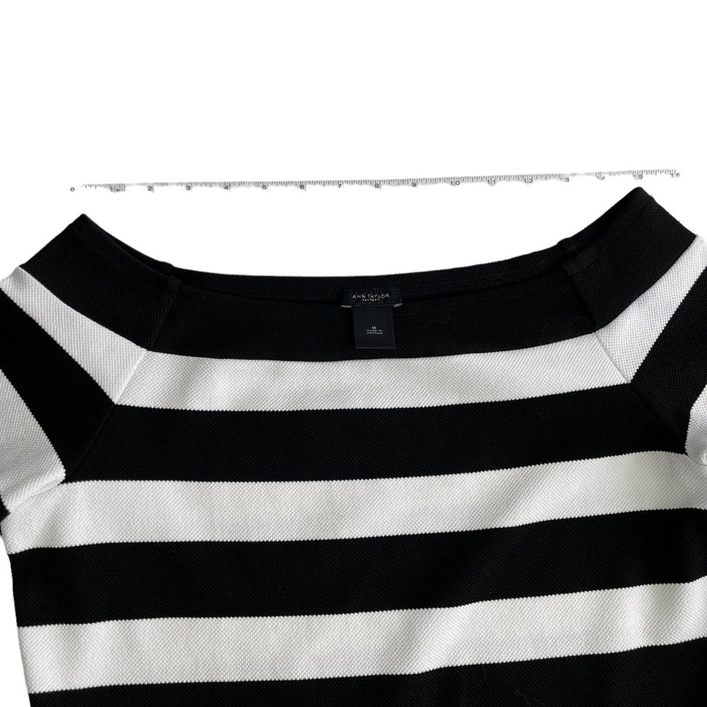 Ann Taylor Factory Black and White Fitted Off the Shoulder Short Sleeve Top SZ M - Picture 3 of 5